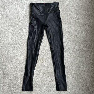 *like new* SPANXshape Faux Leather Leggings